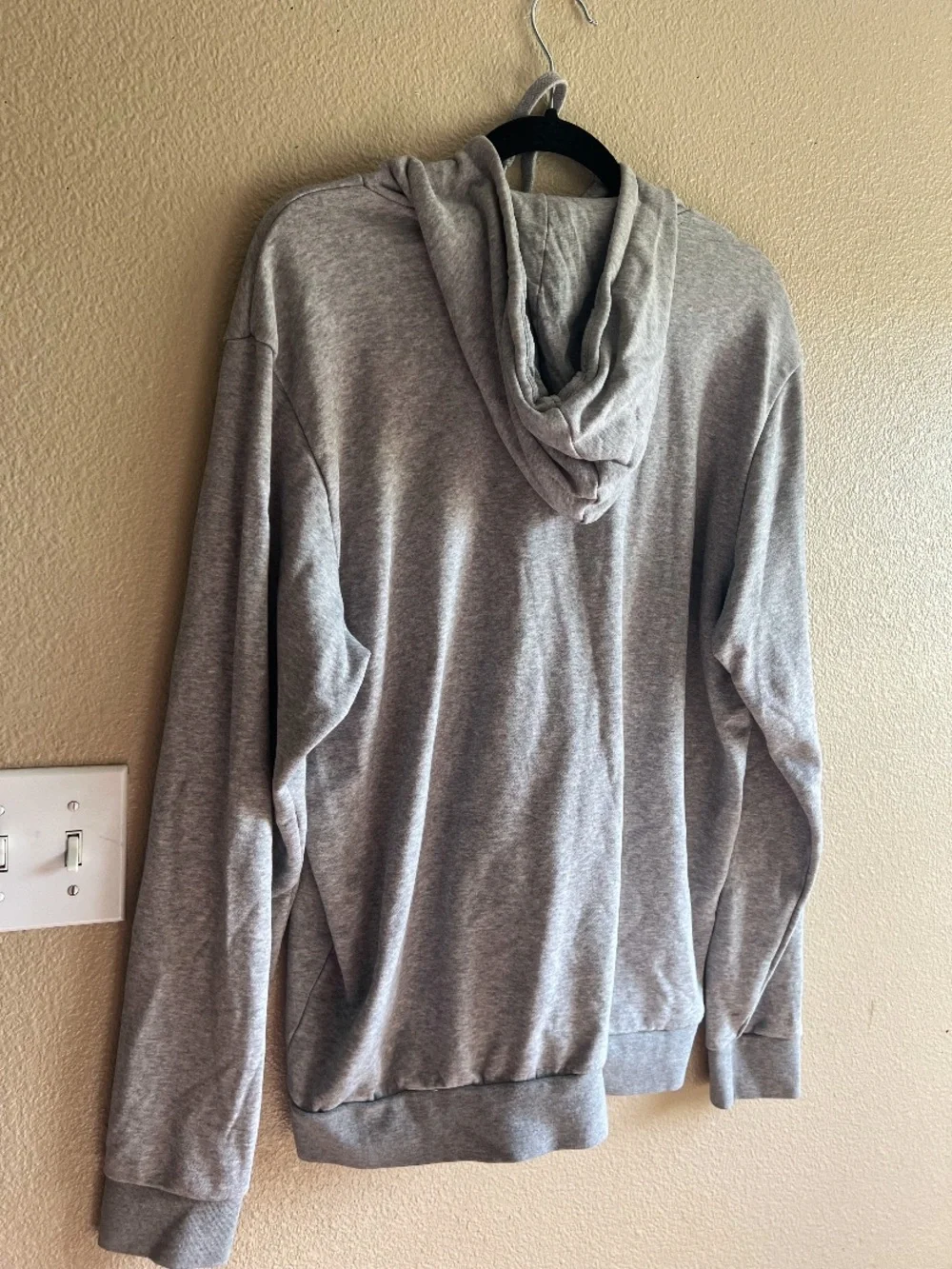 adidas Men’s Gray Logo Hoodie size‎ large